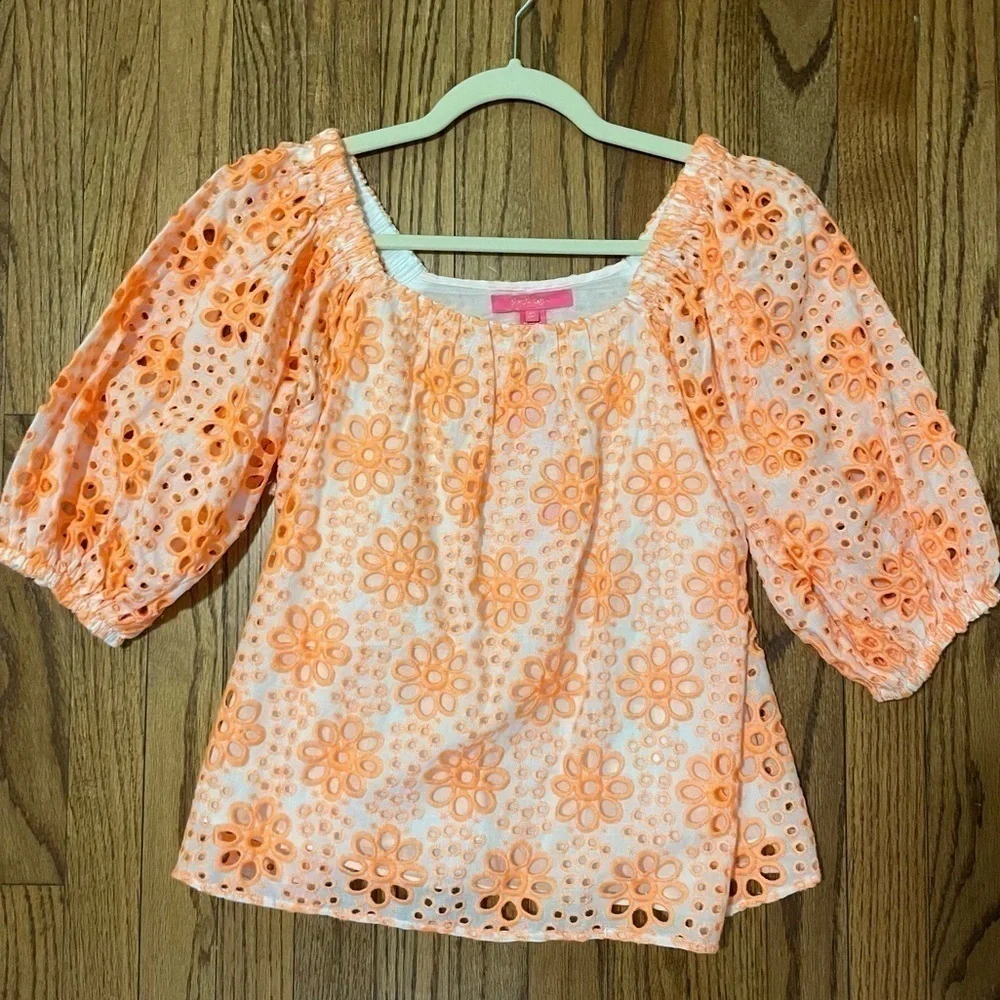 NWT Women’s Lilly Pulitzer cantaloupe fun flower eyelet blouse, size: XS